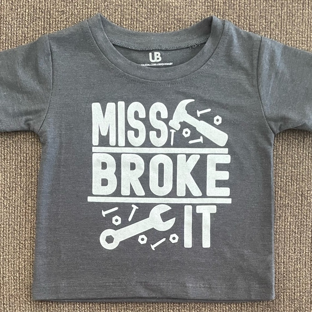 NWT Unique Baby Girls “Miss Broke It” Graphic Tee Size 12M